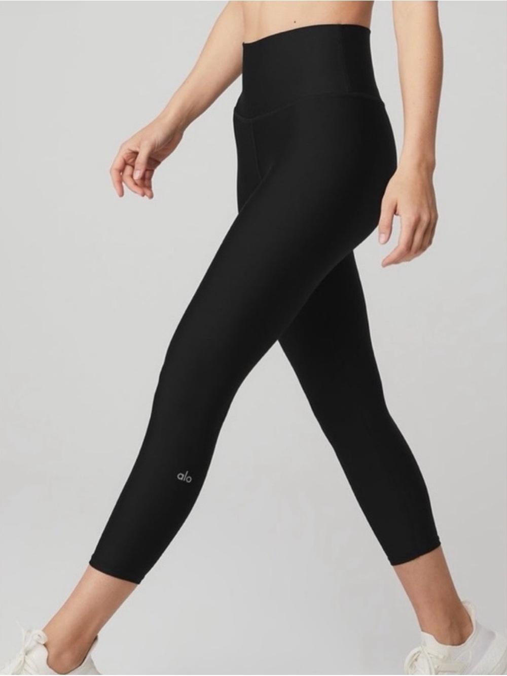 Alo Yoga XS Black Airlift Cropped Leggings